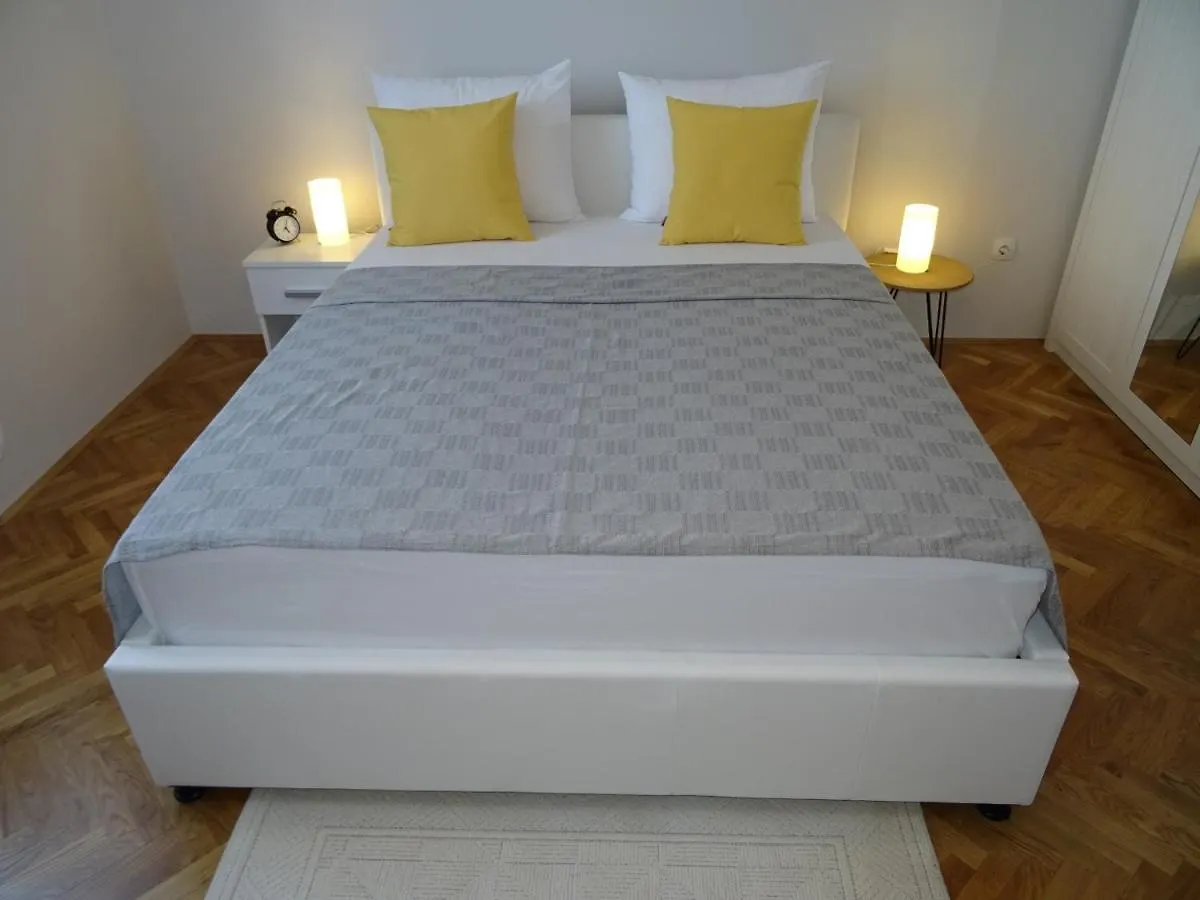 Luka'S Arena View Apartment Pula 0*,  Croatia